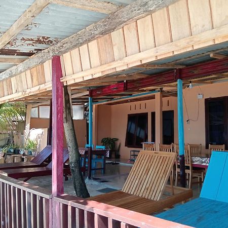 Mamalis Homestay Manado Exterior foto